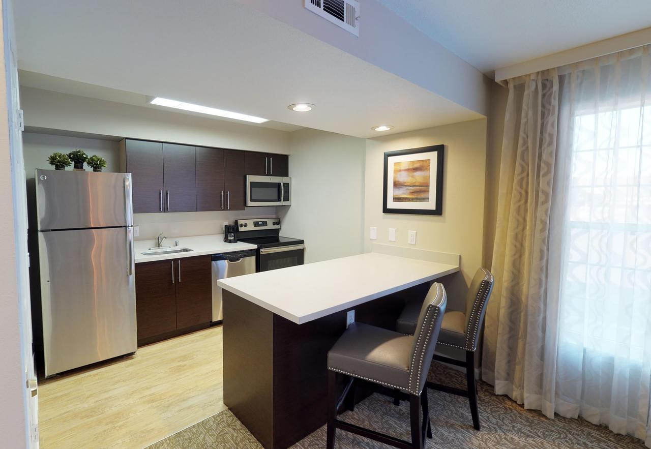 Chase Suite Hotel Newark Fremont Exteriör bild