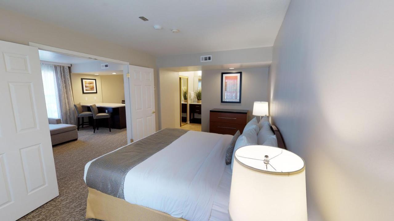 Chase Suite Hotel Newark Fremont Exteriör bild
